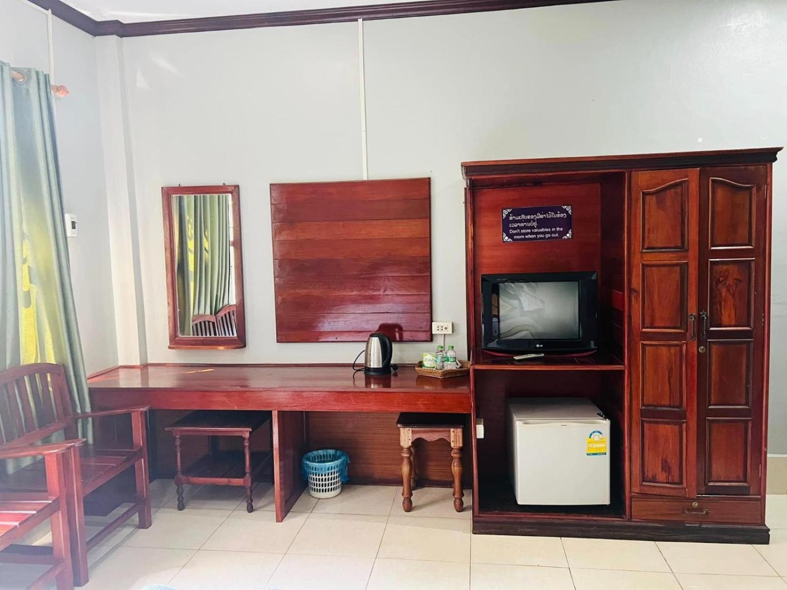 Khampaseuth Hotel Vang Vieng Exteriér fotografie